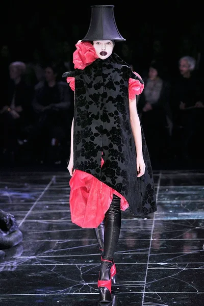 Look 30